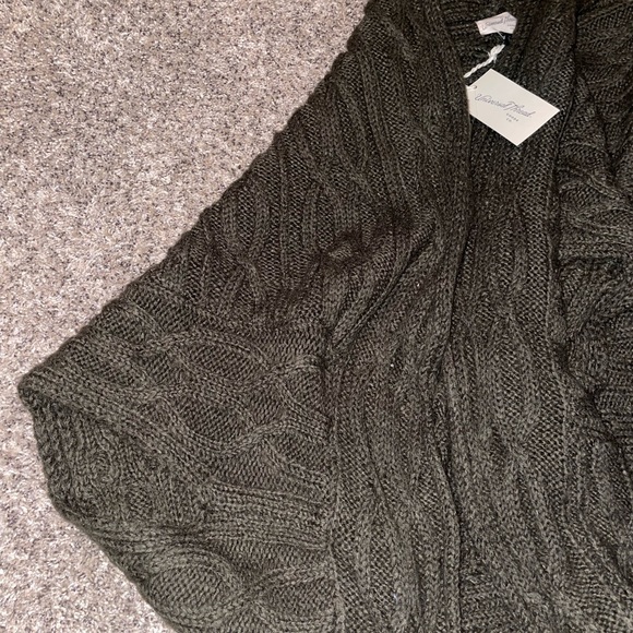 Universal thread sweater - Picture 2 of 4